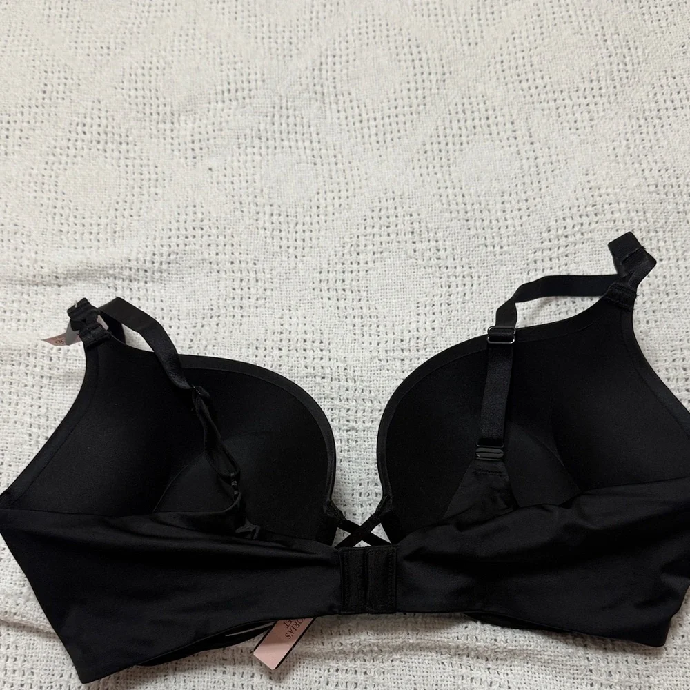 Victoria's Secret Sleek Black Bra - Picture 4 of 5